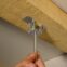 Attache omega PAI filetage 6 mm pour suspente de plafond sur charpente bois